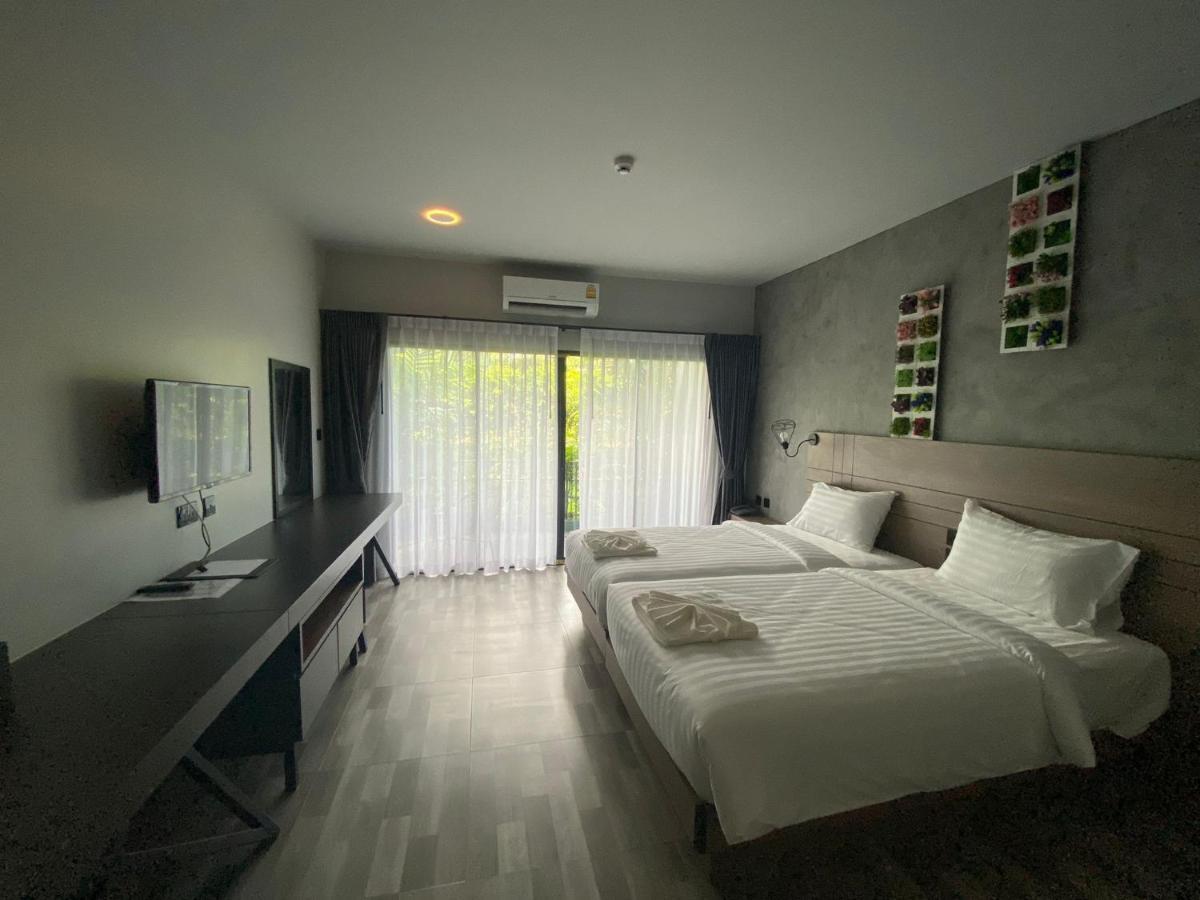 Little Loft Hotel Phuket Bagian luar foto