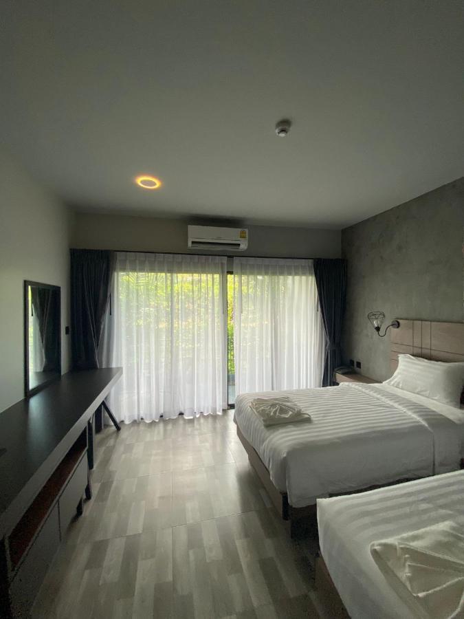 Little Loft Hotel Phuket Bagian luar foto